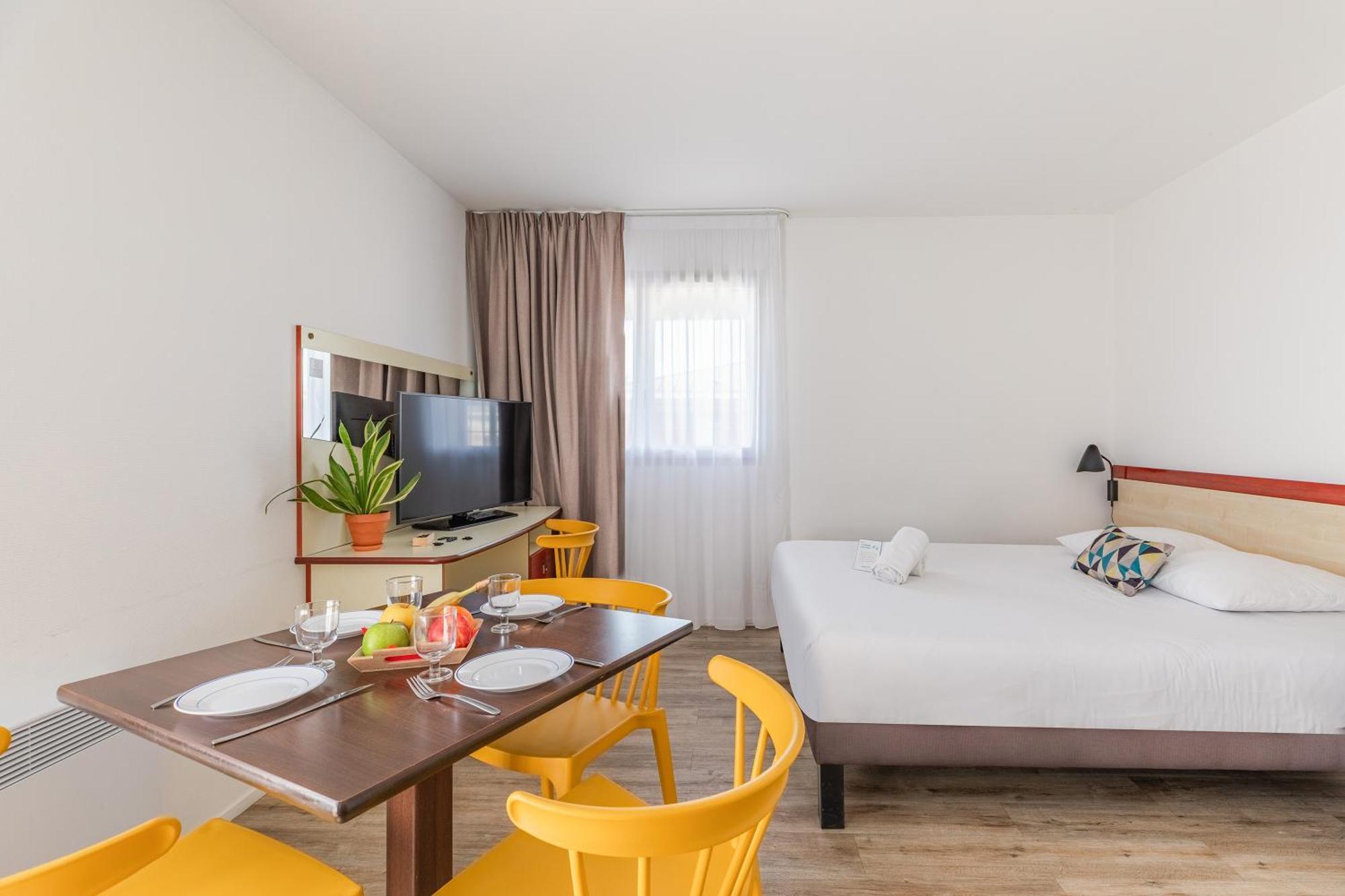อัปปาร์ตซิตี้ บลัว Aparthotel บลัวส์ ภายนอก รูปภาพ