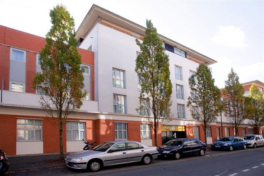 อัปปาร์ตซิตี้ บลัว Aparthotel บลัวส์ ภายนอก รูปภาพ